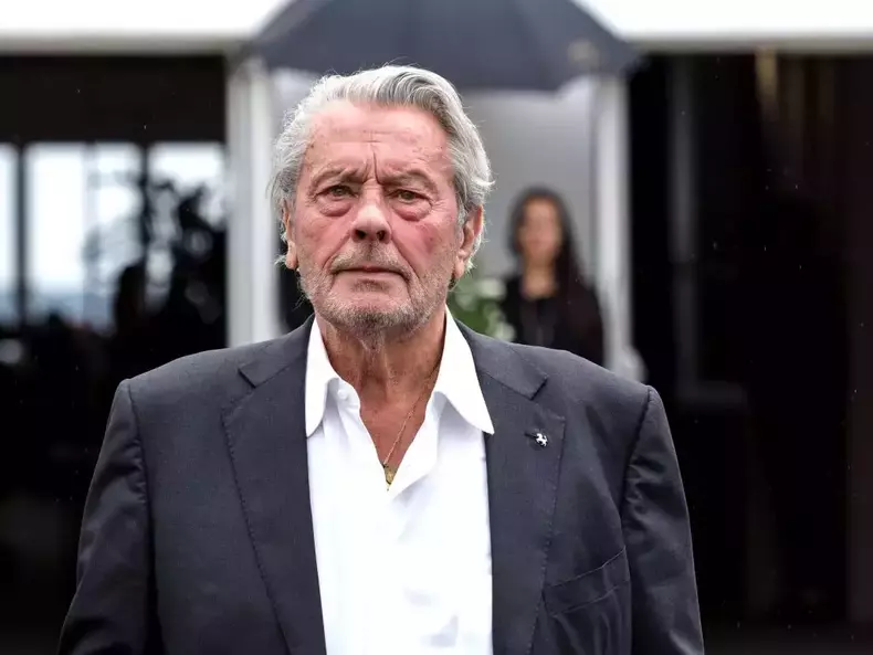 alain-delon-87-de-ani7