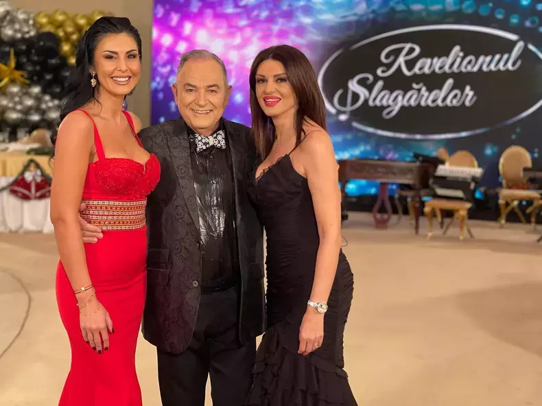 316689788_10225785175669680_4866059629215325141_n