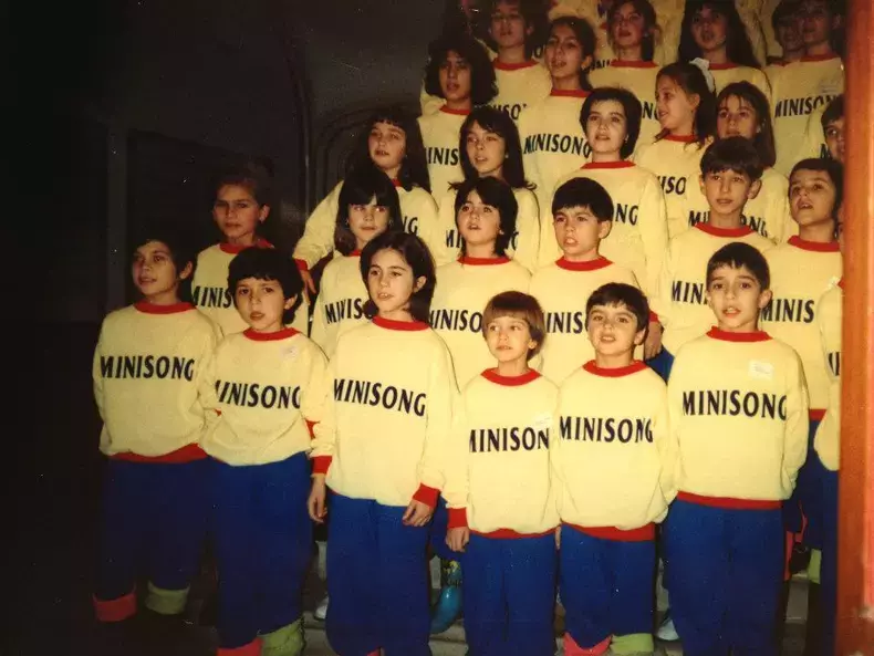 dana-rogo-in-minisong1