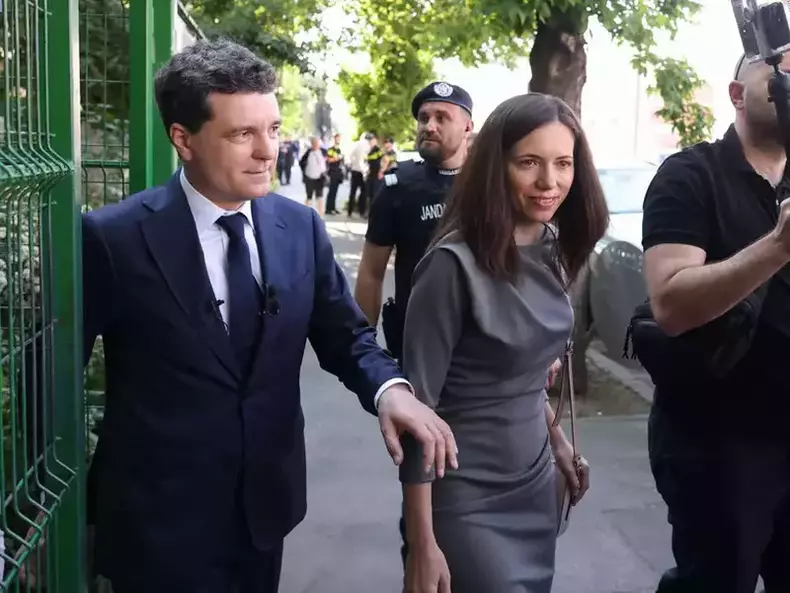 Nicusor Dan si Mirabela Gradinaru (2)