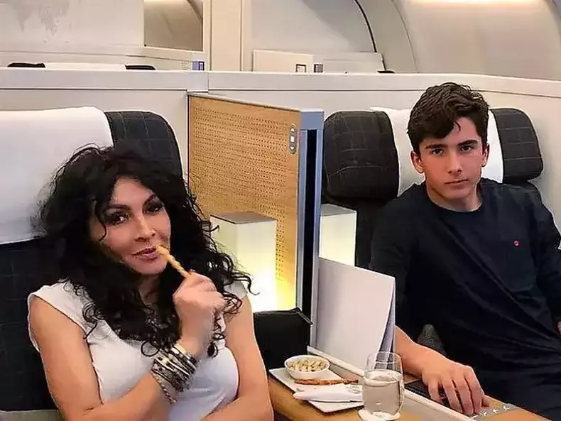 ayan-fiu-mihaela-radulescu-5