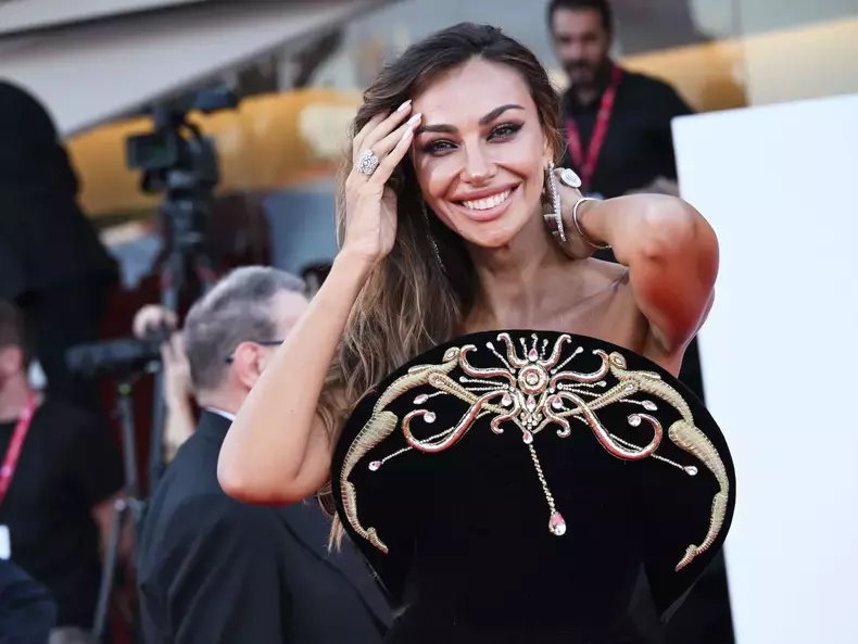 hepta_8474767-1-scaled