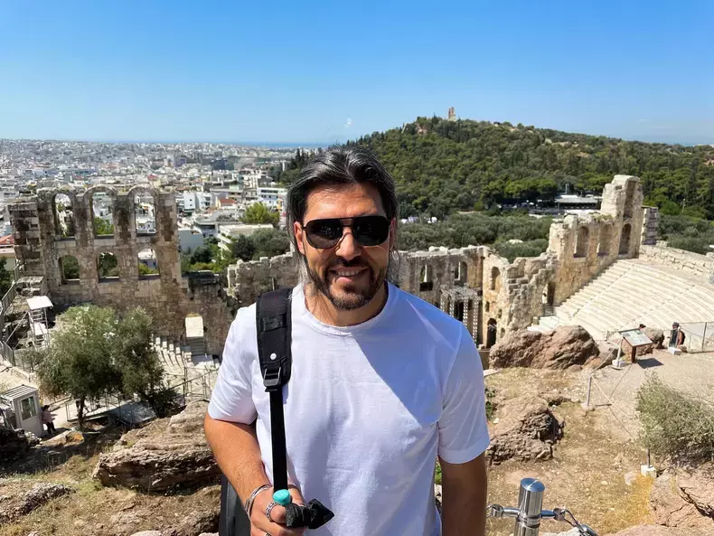 Adi Vasile noul prezentator Survivor2