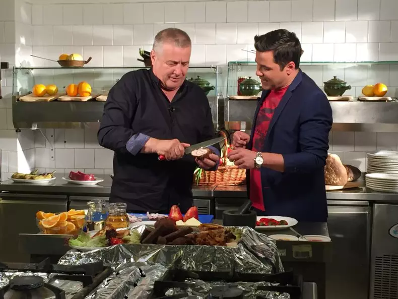 Cove este invitatul săptămânii în bucătăria lui Dinescu, la „Politică şi delicateţuri” (3)