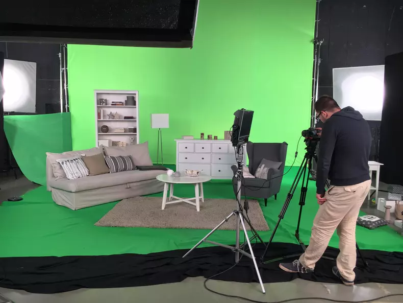 Absenta serial AXN 2017 (8)