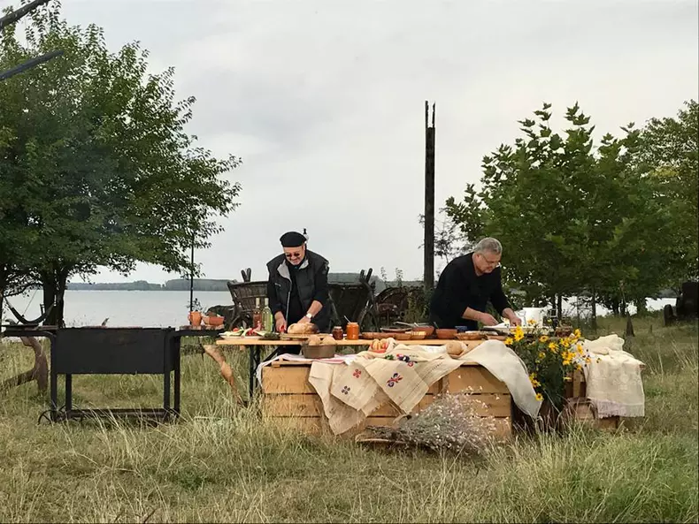 Politica si delicateturi la Cetate