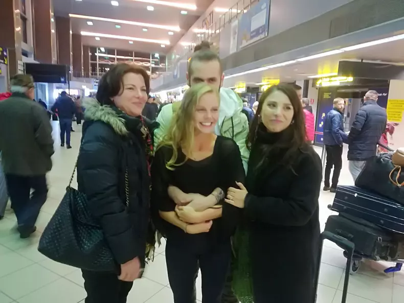 Anca Surdu, alaturi de mama, sora si iubitul ei (2)