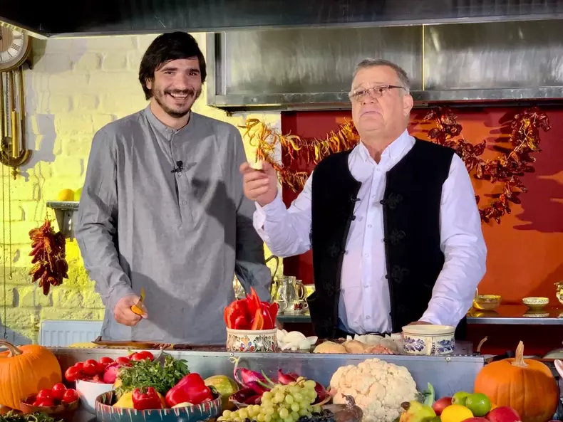 Politica si delicateturi cu Alex Bogdan