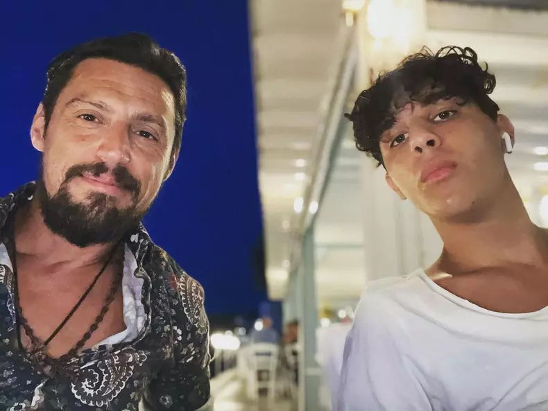 Cum arată băiatul lui Daniel Pavel, prezentatorul Survivor România (1)