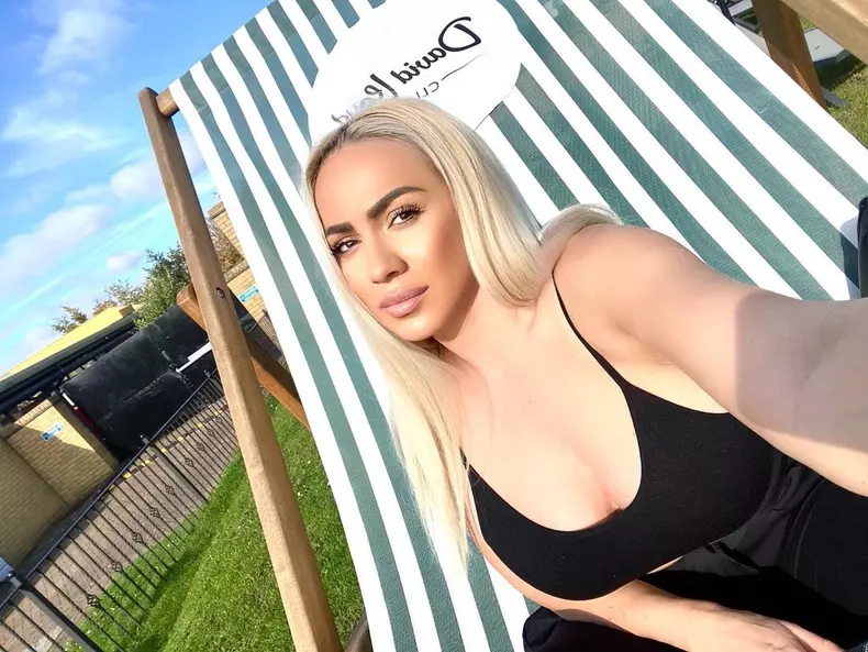 Ce-face-astazi-Rocsana-Marcu.-Fosta-vedeta-tv-a-renuntat-la-televiziune-dupa-ce-a-devenit-mama.-„Meseria-asta-presupune-sa-pastrez-confidentialitatea-2