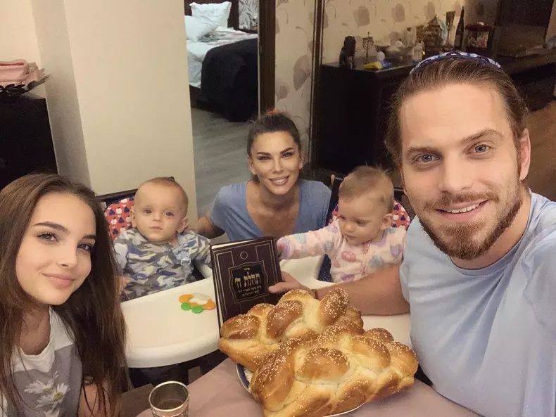 Cum-arata-acum-gemenii-Alinei-si-ai-lui-Ilan-Laufer.-Micutii-nascuti-prematur-au-implinit-10-luni-9-1