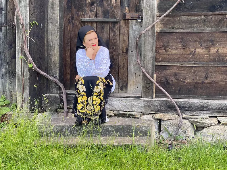 Nicoleta-Voica-241733128_398593328295570_6334454910900854567_n