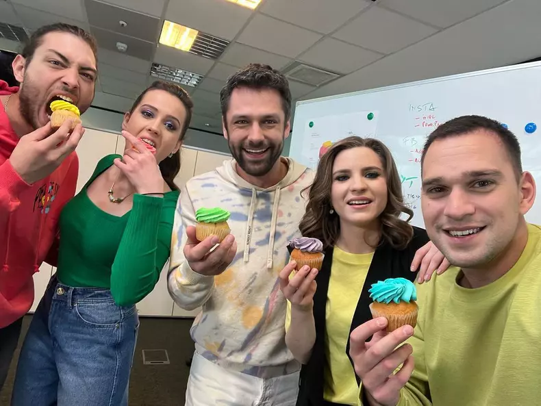 Reactia-incredibila-a-fanilor-dupa-ce-Vlad-Gherman-s-a-pozat-cu-Cristina-Ciobanasu-3