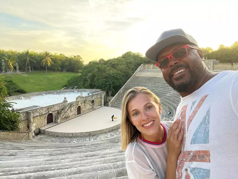 Andreea și Cabral Ibacka au amânat petrecerea aniversară a fiului lor. Ce au pățit la tăierea moțului lui Tiago