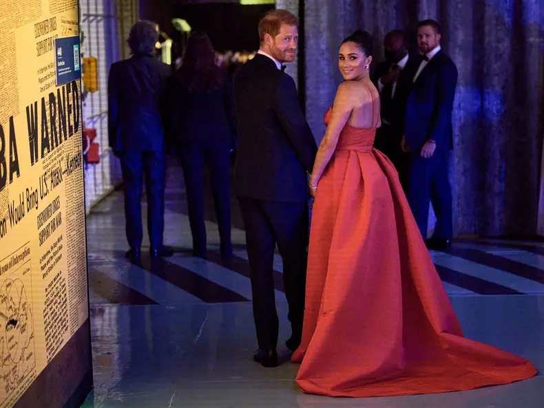 Suma imensă pe care Prințul Harry și Meghan Markle ar fi obținut-o de la Netflix. Când e premiera noului documentar-bombă