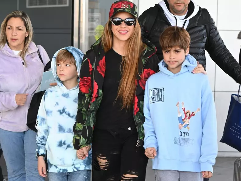 Shakira-si-baietii-2