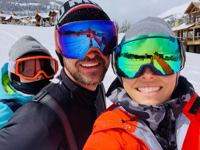 Justin, Jessica și fiul lor Silas