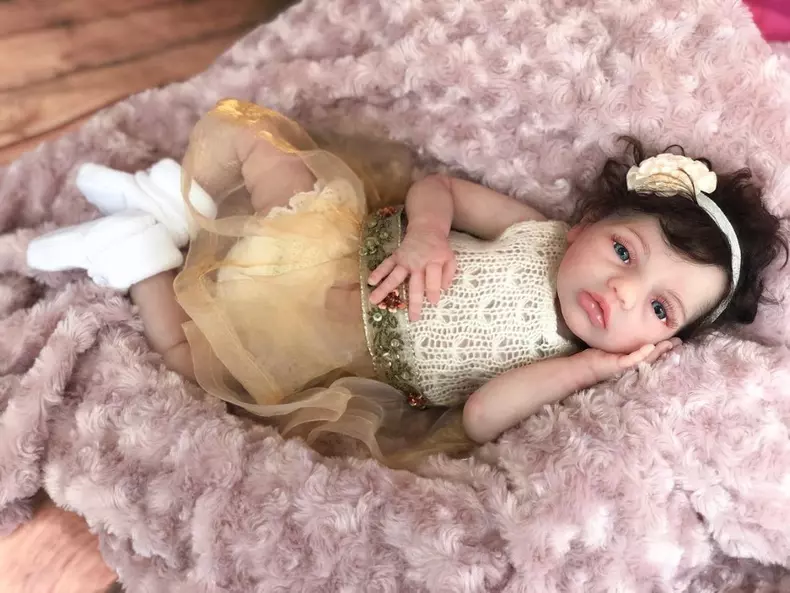 sculpturi hiperrealiste bebelusi 2