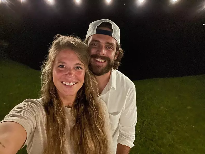Thomas-Rhett-Lauren-Akins-copii-4
