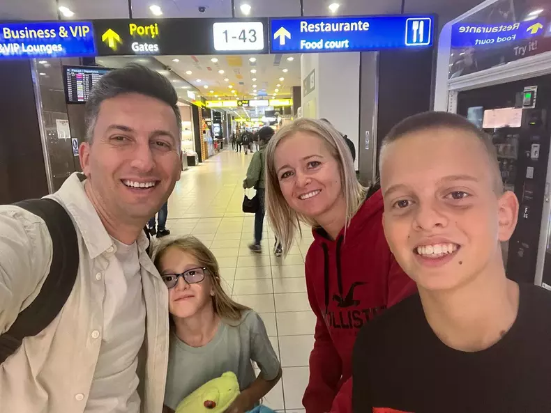 Cum arată soția și copiii lui Cosmin Stan. Jurnalistul are o familie superbă