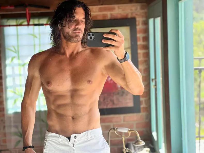 Cum arată Mario Cimarro, unul dintre cei mai iubiți actori de telenovele. Are 51 de ani și este proaspăt tătic