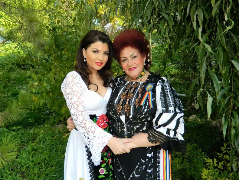 elena si claudia