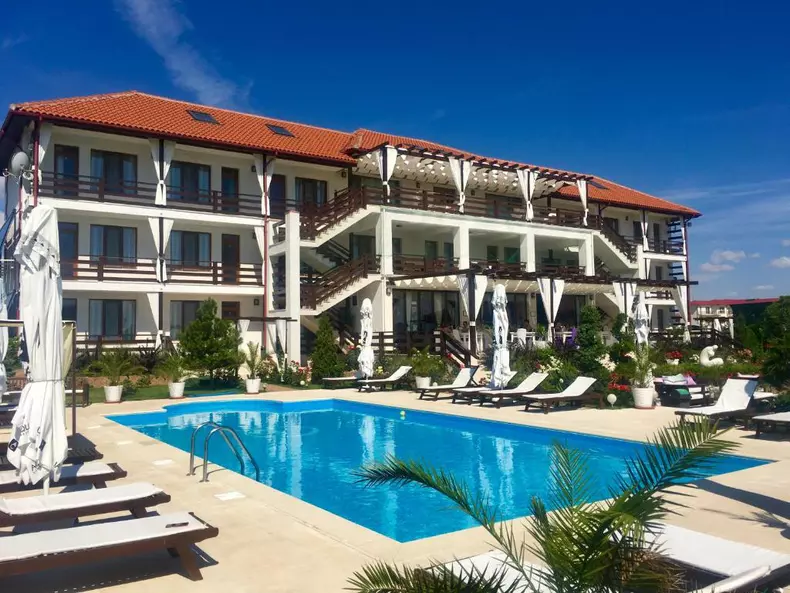 hotel-ovidiu-komornyik-1