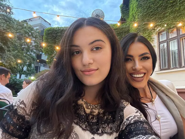 alessia si eniko georgescu
