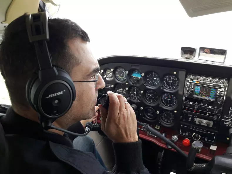 mihai-margineanu-pilotand-avionul