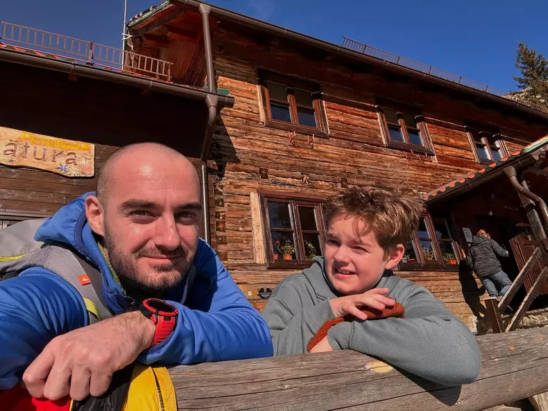 Conrad Mericoffer și fiul lui, Carol, din căsnicia cu Victoria Raileanu