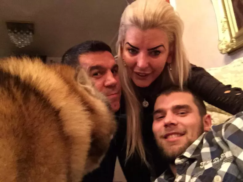 Mihai Leu, soția lui, Anna Leu, și fiul lor, Marco Leu (1)