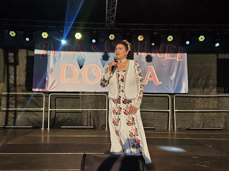 irina loghin la Zilele Comunei Dobra