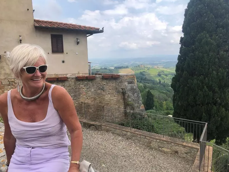 monica tatoiu in italia