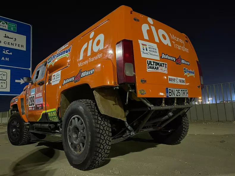 Cheloo-isi-petrece-ultima-zi-din-an-la-verificarile-pentru-Dakar-2022-3