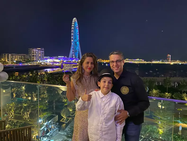 Cristi Brancu și Oana Turcu, imagini de vis din vacanță. Unde s-au aflat la trecerea dintre ani