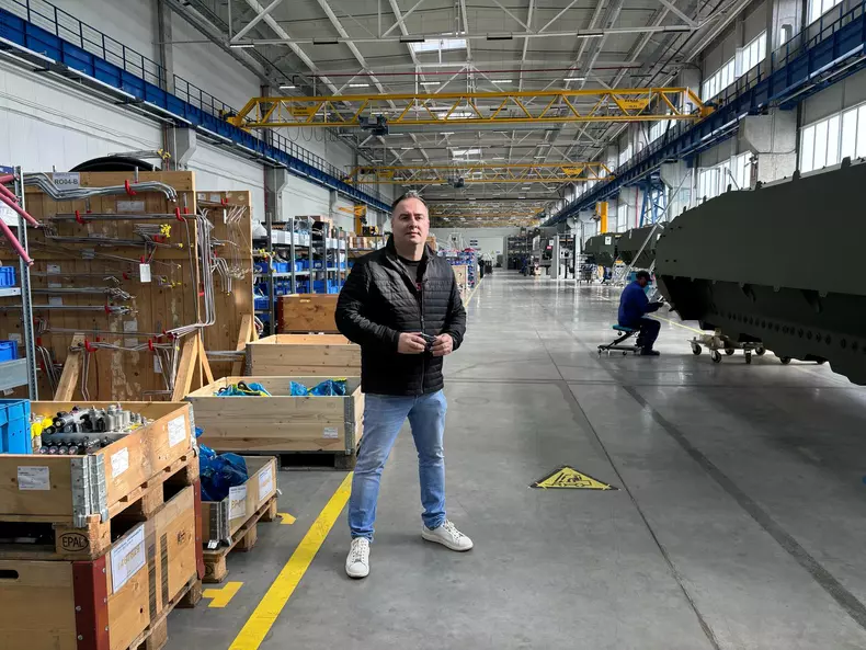 Rares Nastase prezinta ancheta Industria fara aparare, la Romania te iubesc
