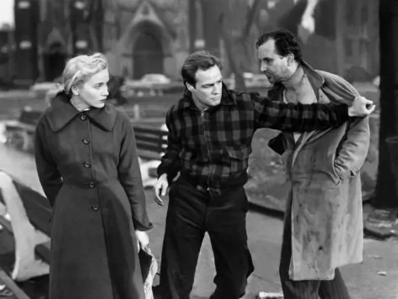 Eva-Marie-Saint-Marlon-Brando-On-the-Waterfront-2