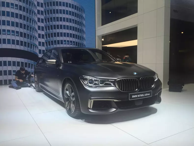 2016 geneva live bmw stand (7)