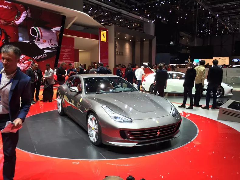 2016 geneva live ferrari gtc4 lusso (1)