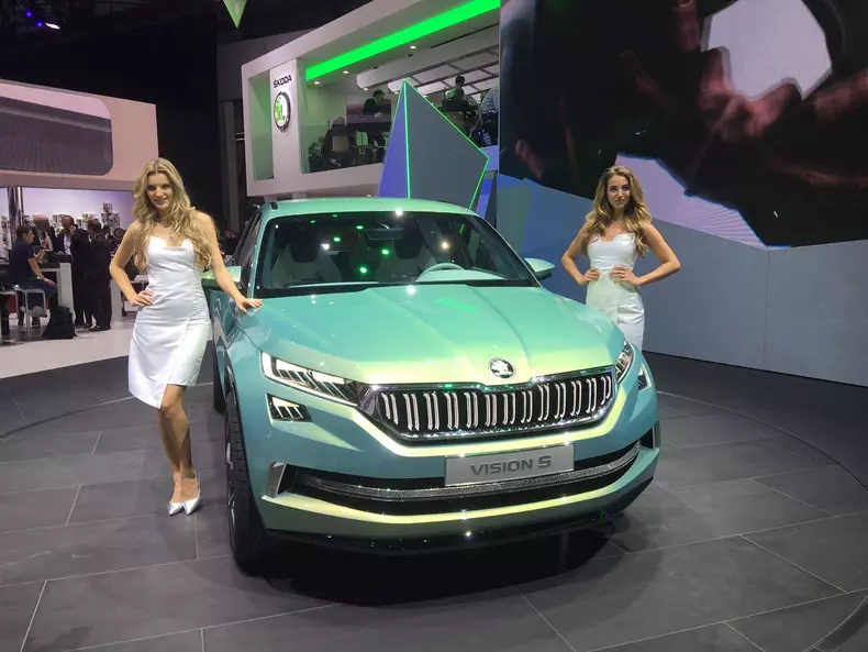 2016 geneva live fetele salonului auto (1)