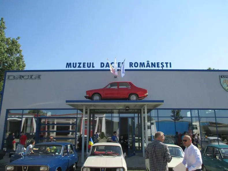 muzeul dacia clasic