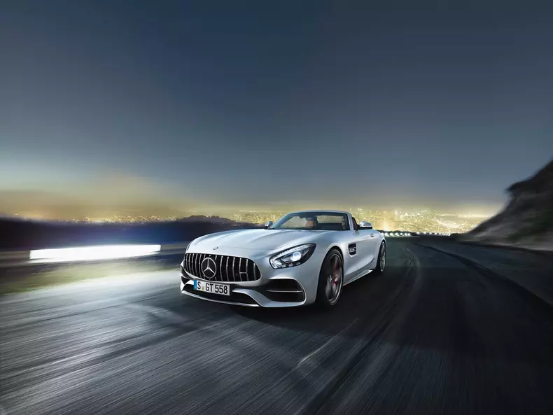 2017-mercedes-amg-gt-roadster-paris-motor-show-26