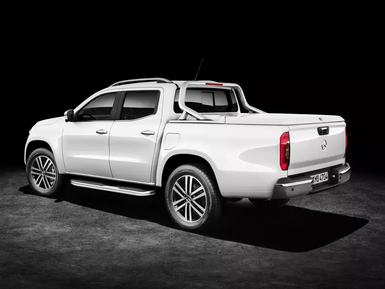 Mercedes-Benz Accessories and Connectivity