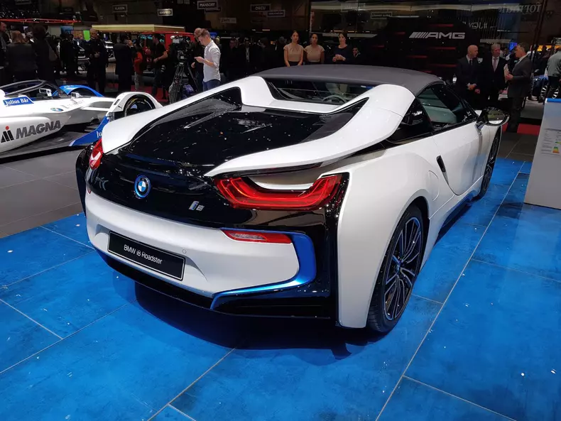 BMW i8 roadster Geneva 2019 001