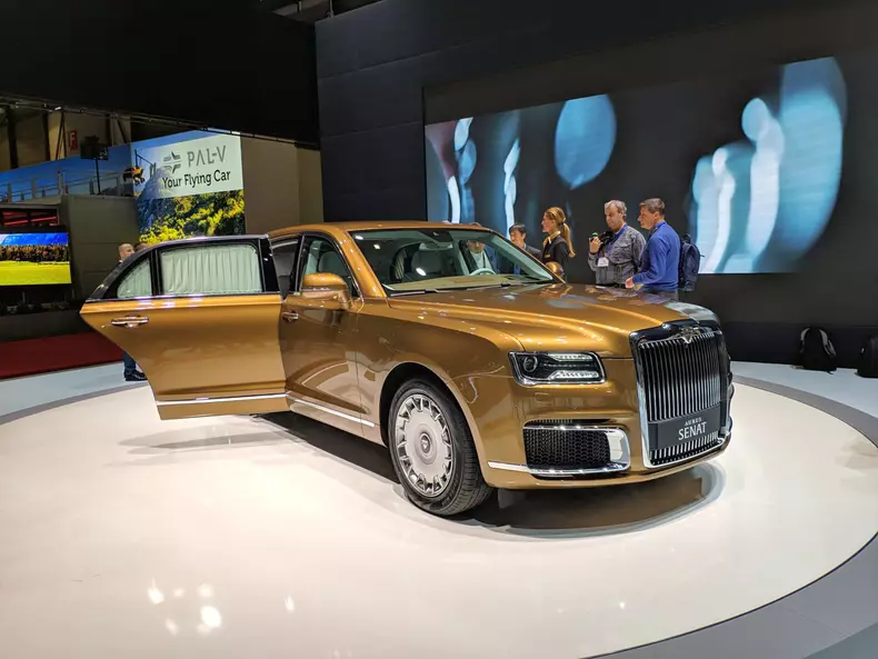 Aurus Senat Geneva 2019 017