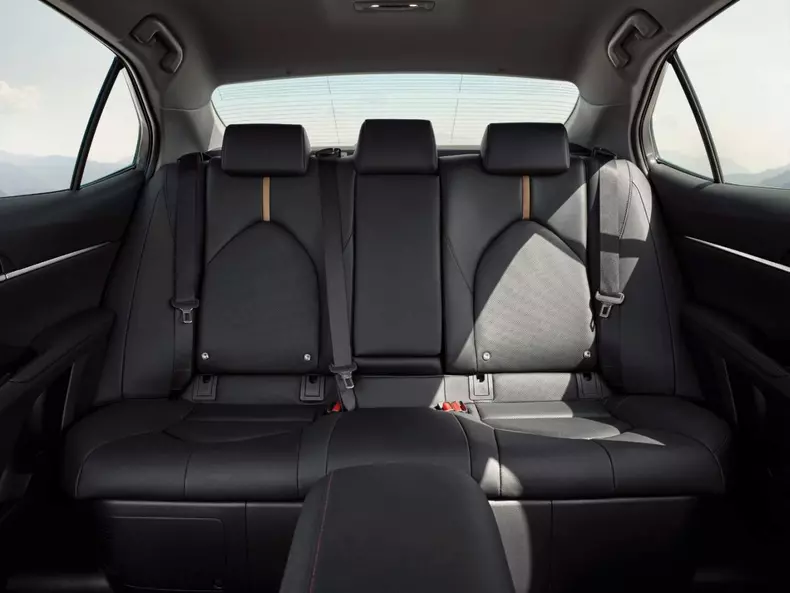 Toyota Camry Hybrid Europa model 2019 4