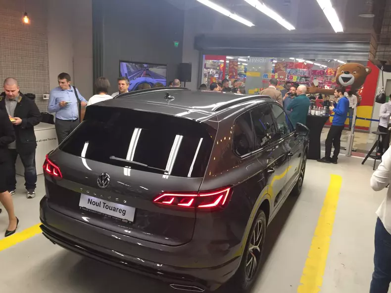 Volkswagen Concept Store 3