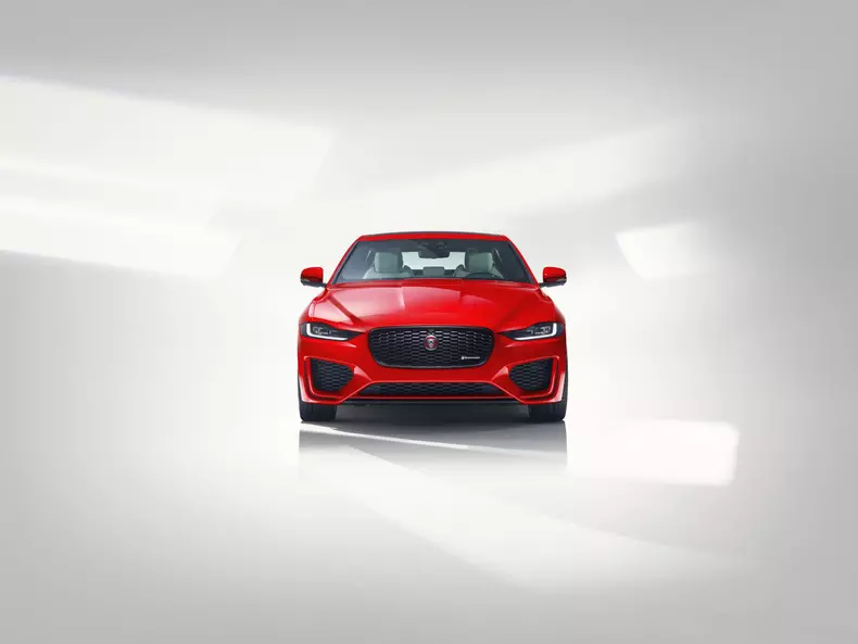 Jaguar XE facelift 002