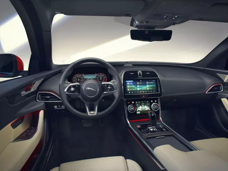 Jaguar XE facelift 007