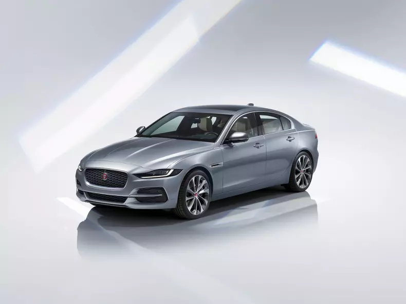 Jaguar XE facelift 013